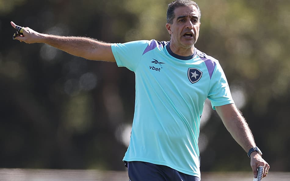 Renato Paiva, técnico do Botafogo
