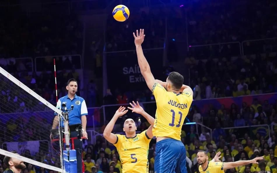 Brasil enfrentou a Ucrânia, neste sábado (14), pela VNL (Foto: Divulgação/CBV)