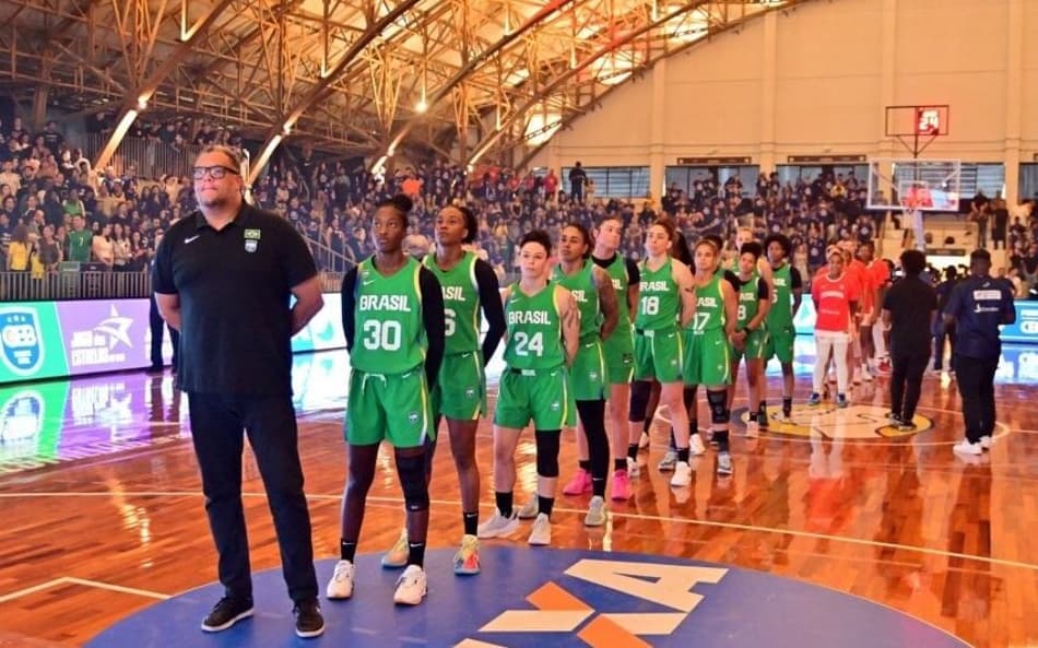 Seleção feminina de basquete venceu amistoso contra o Canadá