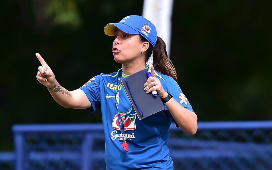 Treino da Seleção Brasileira feminina sub-20, no CT Dartanhã, em Guararema, SP. (Foto: Mauro Horita)