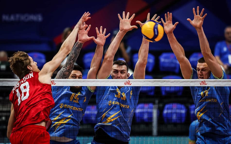 Estados Unidos e Ucrânia na VNL Masculina disputada no Maracanãzinho (Foto: Divulgação / VNL)