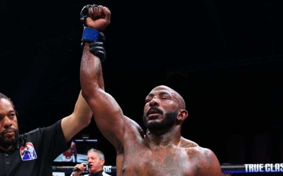 Khalil Rountree Jr. derrotou Jamahal Hill no UFC Baku (Foto: Divulgação/UFC)