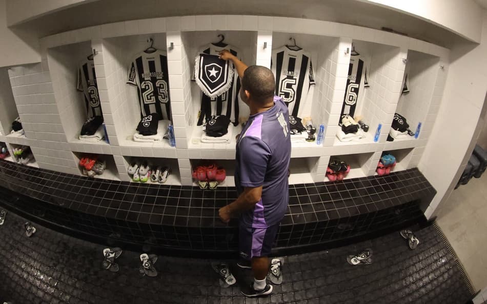Vestiário do Botafogo na Vila Belmiro (Foto: Vítor Silva/Botafogo)