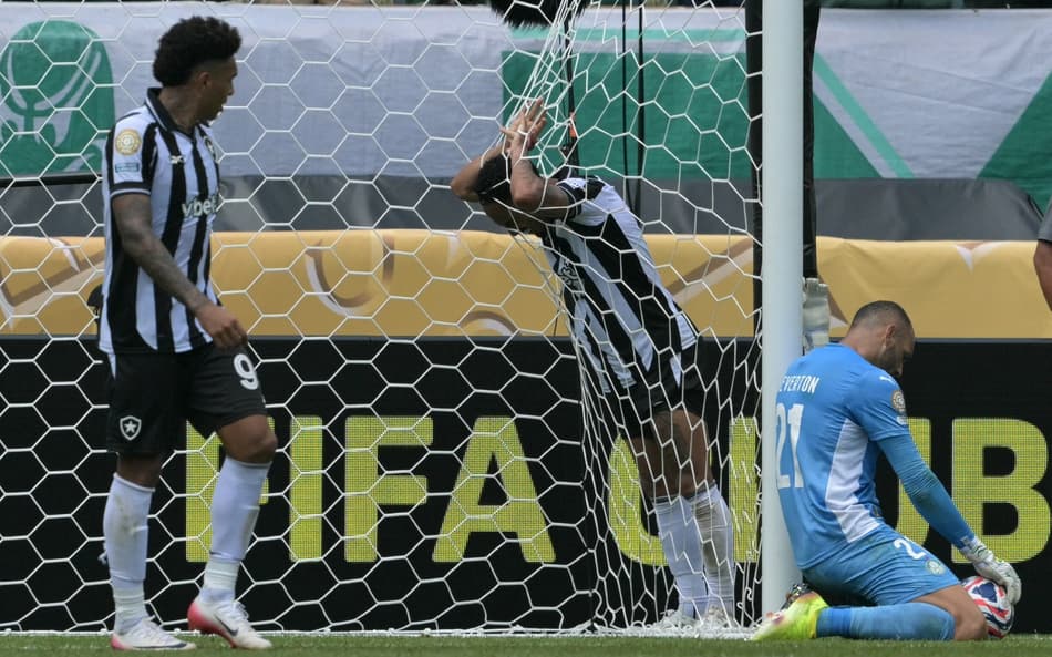 Vitinho, lateral do Botafogo