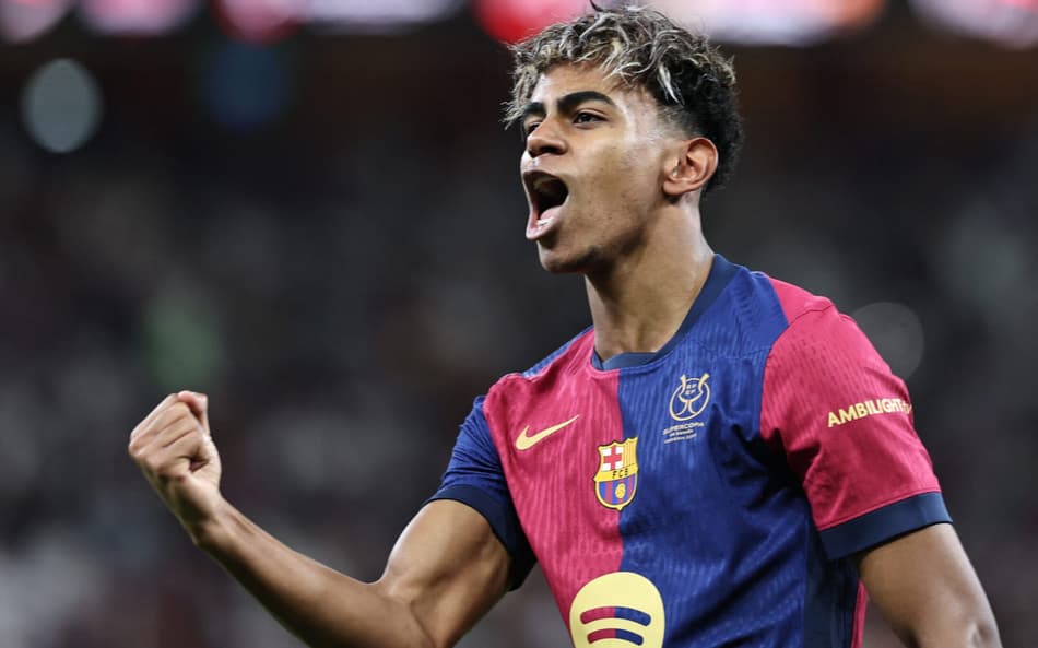 Lamine Yamal comemora golaço pelo Barcelona (Foto: Fadel Senna/AFP)