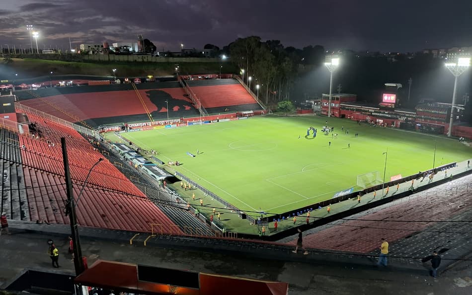 Barradão, estádio do Vitória, antes de jogo pela Sul-Americana Foto: Rafael Carmo / Lance!