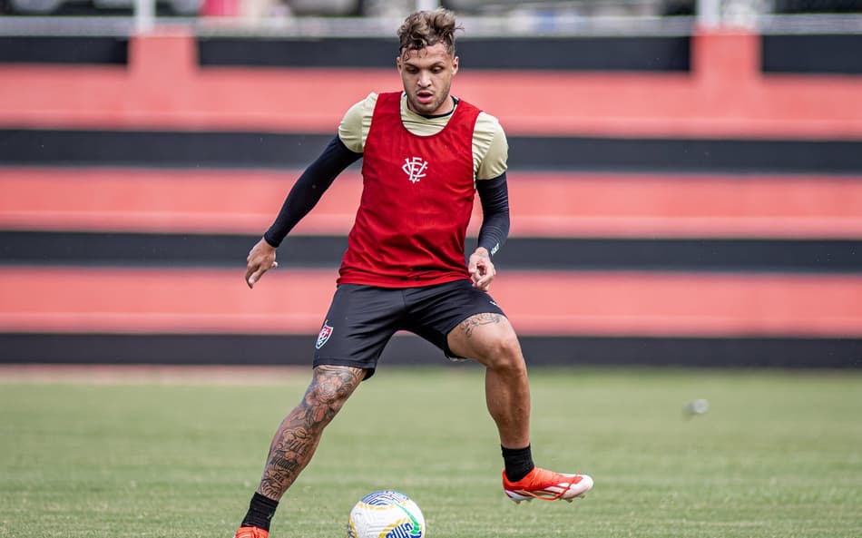 Daniel Jr. em treino do Vitória (Foto: Victor Ferreira / EC Vitória)