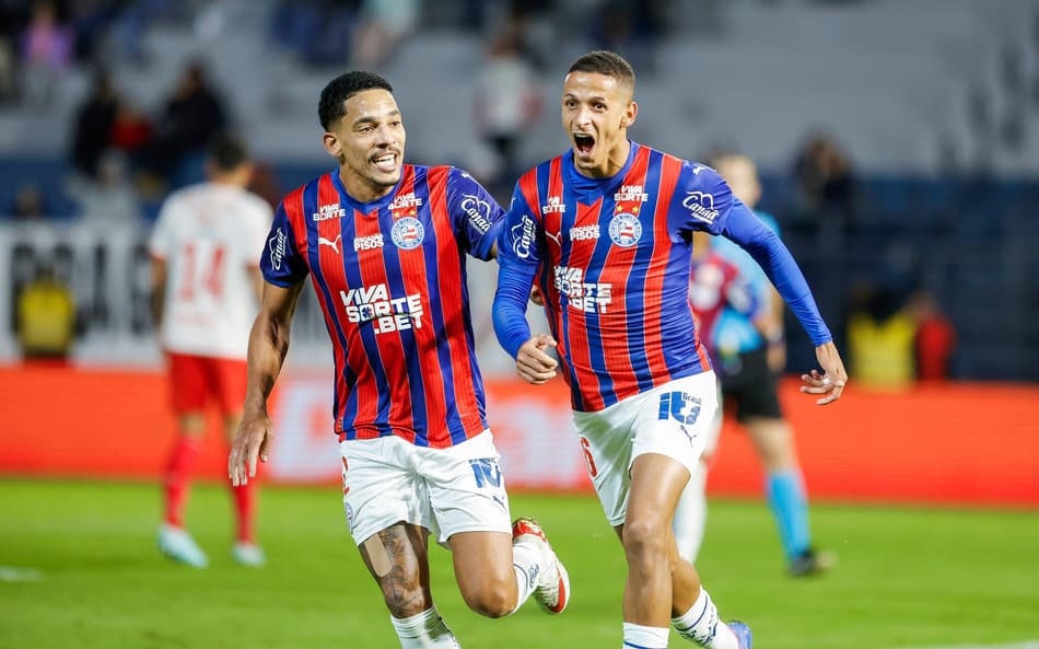 Luciano Juba celebra gol contra o Bragantino (Foto: Rafael Rodrigues / EC Bahia)
