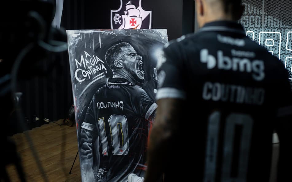 Novo 10 do Vasco, Coutinho é o 11º cria do clube a usar lendário número pós Dinamite