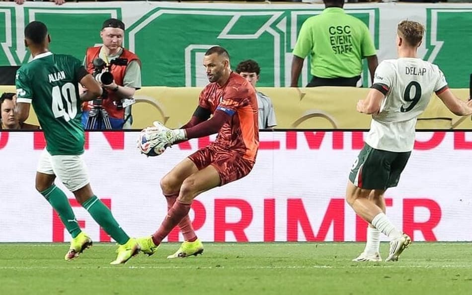 Goleiro ex-Palmeiras explica falha de Weverton contra Chelsea no Mundial