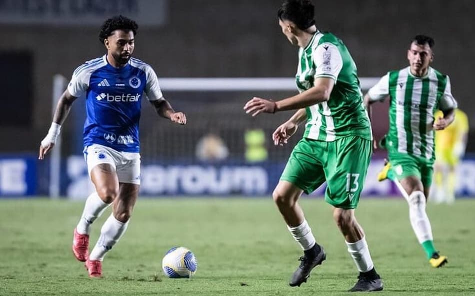 Atacante Gabigol, do Cruzeiro, em jogo contra o Banfield (Foto: Gustavo Aleixo/Cruzeiro)