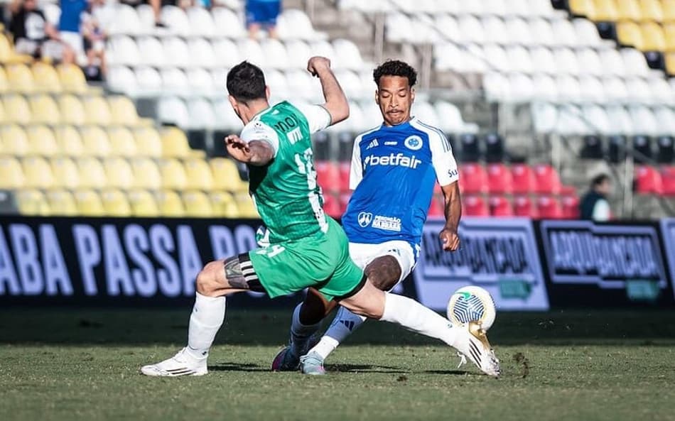 Meia Matheus Pereira, do Cruzeiro, em jogo contra o Banfield (Foto: Gustavo Aleixo/Cruzeiro)