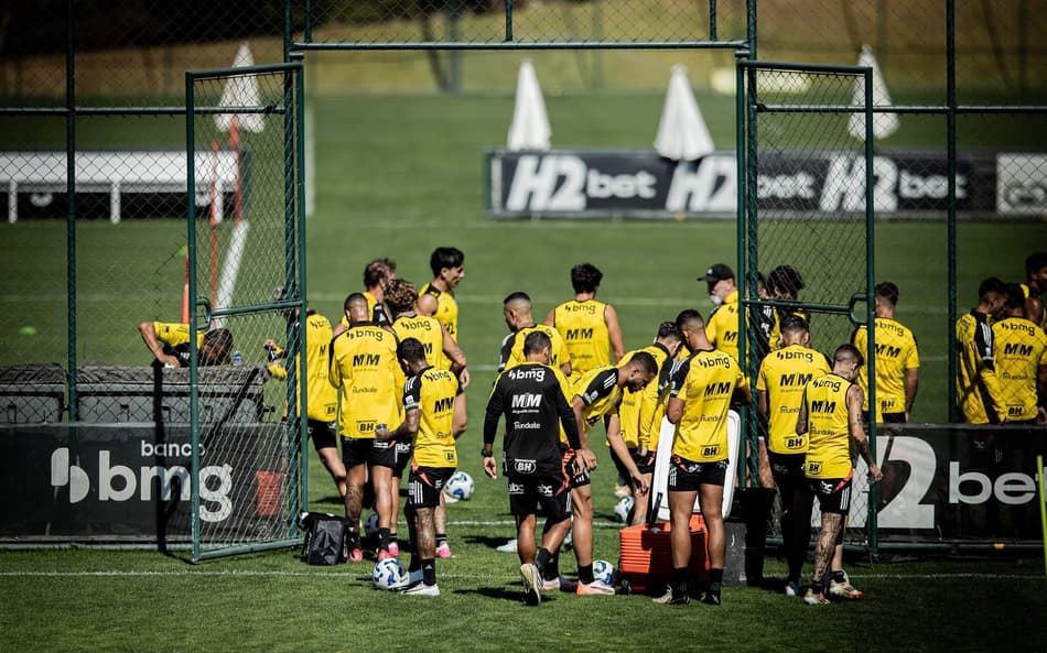 Elenco do Atlético-MG em treino (Foto: Pedro Souza / Atlético)