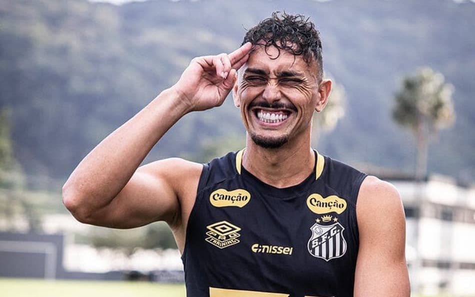 Diego Pituca marcou o terceiro gol do Santos no amistoso diante da Desportiva Ferroviária na última quinta-feira (10). (Foto: Raul Baretta/ Santos FC)