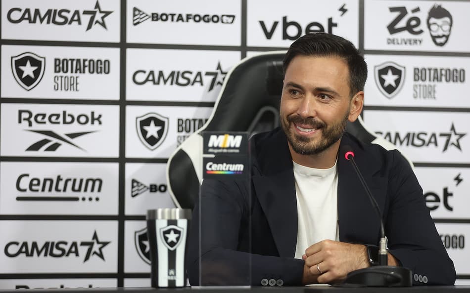 Davide Ancelotti foi apresentado pelo Botafogo (Foto: Vítor Silva/Botafogo)