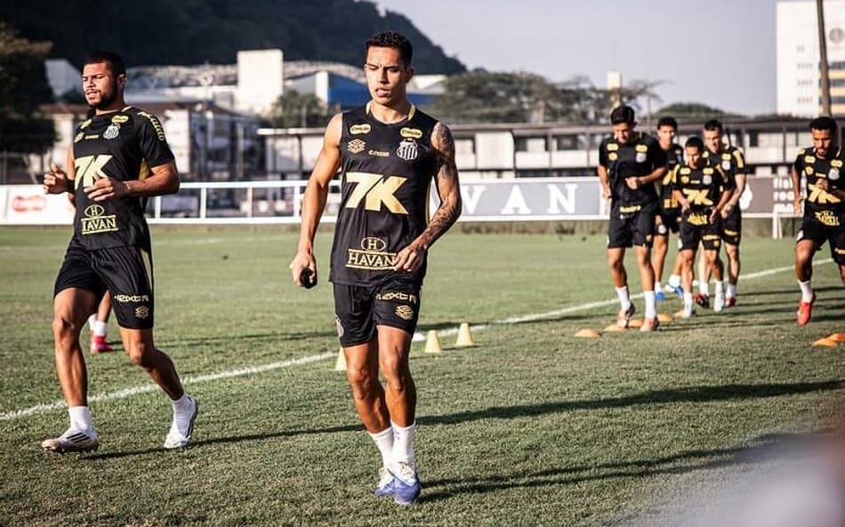 Igor Vinícius ainda não fes a estreia oficial pelo Santos; jogador atuou apenas em amitoso. (Foto: Raul Baretta/ Santos FC)