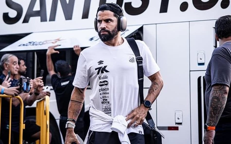 Tomás Rincón está suspenso para o duelo diante do Internacional, na Vila Belmiro. (Foto: Raul Baretta/ Santos FC)