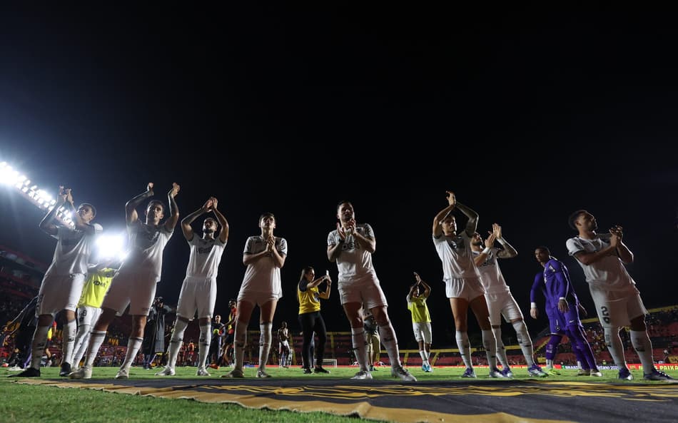 Jogadores do Botafogo celebram vitória sobre o Sport