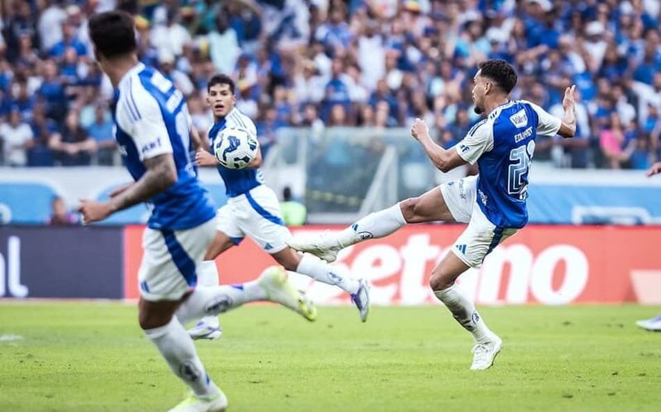 Meia Eduardo, do Cruzeiro (Foto: Gustavo Aleixo/Cruzeiro)