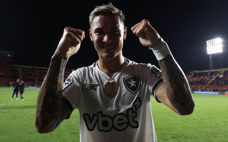 Mateo Ponte comemorando a vitória do Botafogo sobre o Sport (Foto: Vítor Silva/Botafogo)
