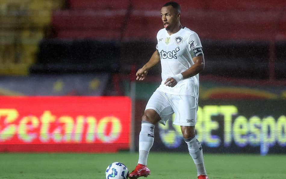 Marlon Freitas em campo pelo Botafogo contra o Sport (Foto: Vítor Silva/Botafogo)