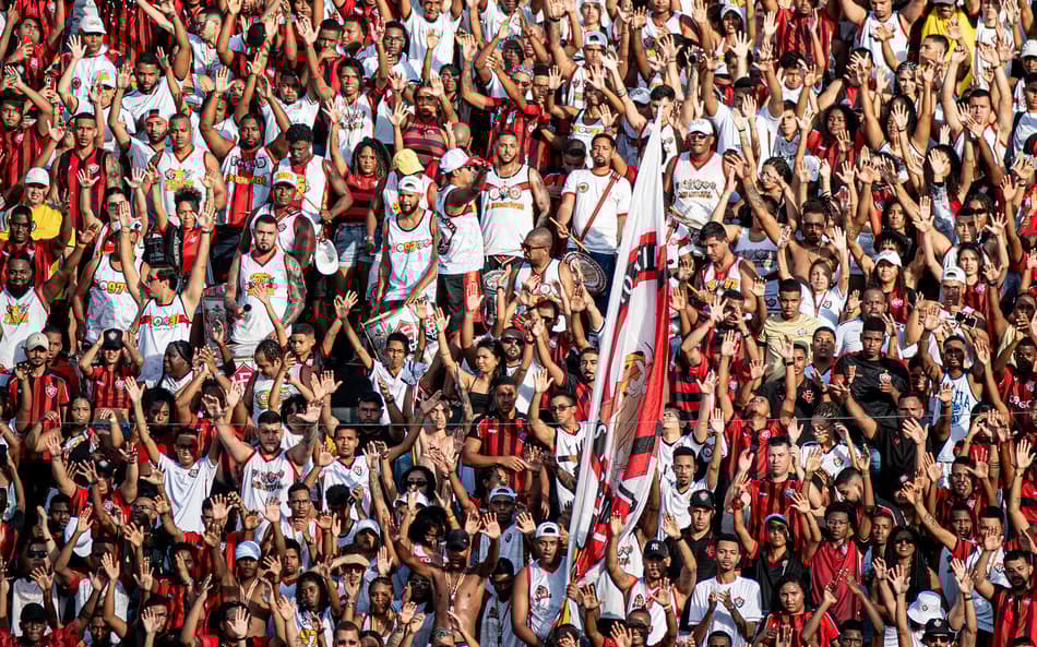 Torcida do Vitória contra o Bragantino, no Barradão (Foto: Victor Ferreira / EC Vitória)