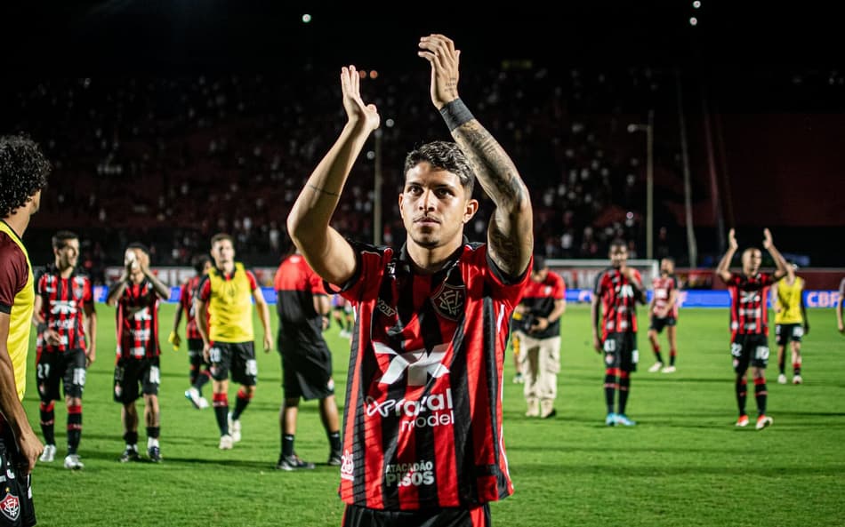 Felipe Cardoso depois de jogo do Vitória no Barradão (Foto: Victor Ferreira / EC Vitória)