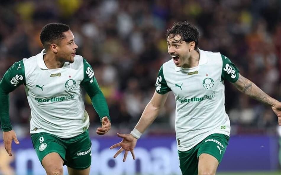Vitor Roque e Mauricio, jogadores do Palmeiras