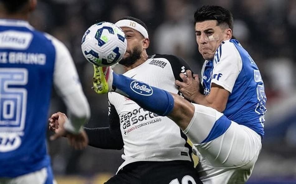 Zagueiro Villalba, do Cruzeiro (Foto: Marco Galvão/Cruzeiro)