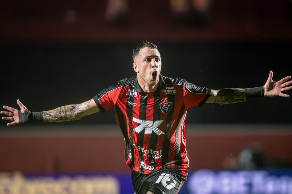 Renzo López comemora gol contra o Sport (Foto: Victor Ferreira / EC Vitória)