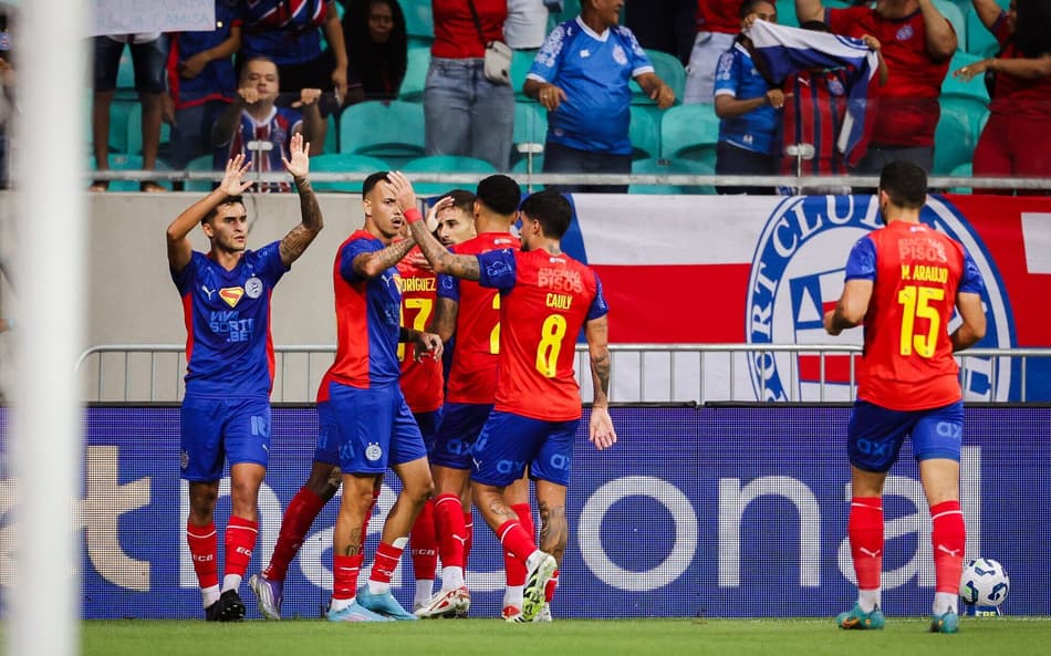Jogadores do Bahia comemoram gol contra o Retrô (Foto: Letícia Martins / EC Bahia)