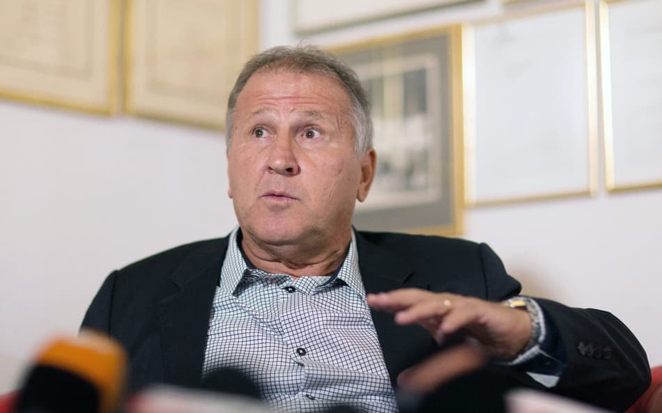 Zico critica atitude do presidente da Conmebol: ‘Boca fechada é melhor’