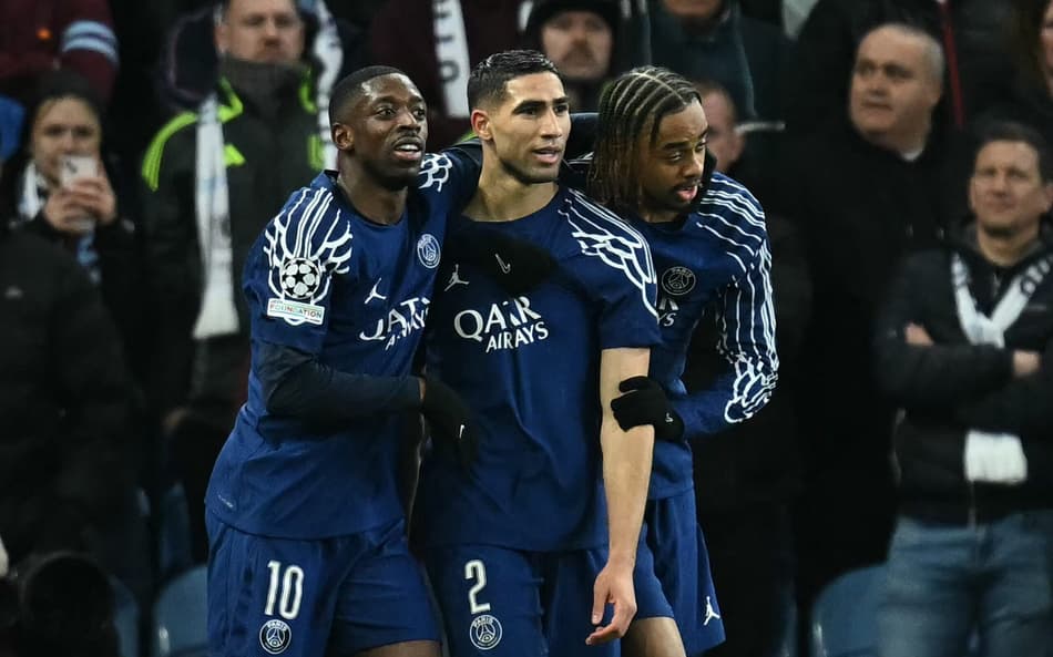 Hakimi comemora gol do PSG contra o Aston Villa na Champions