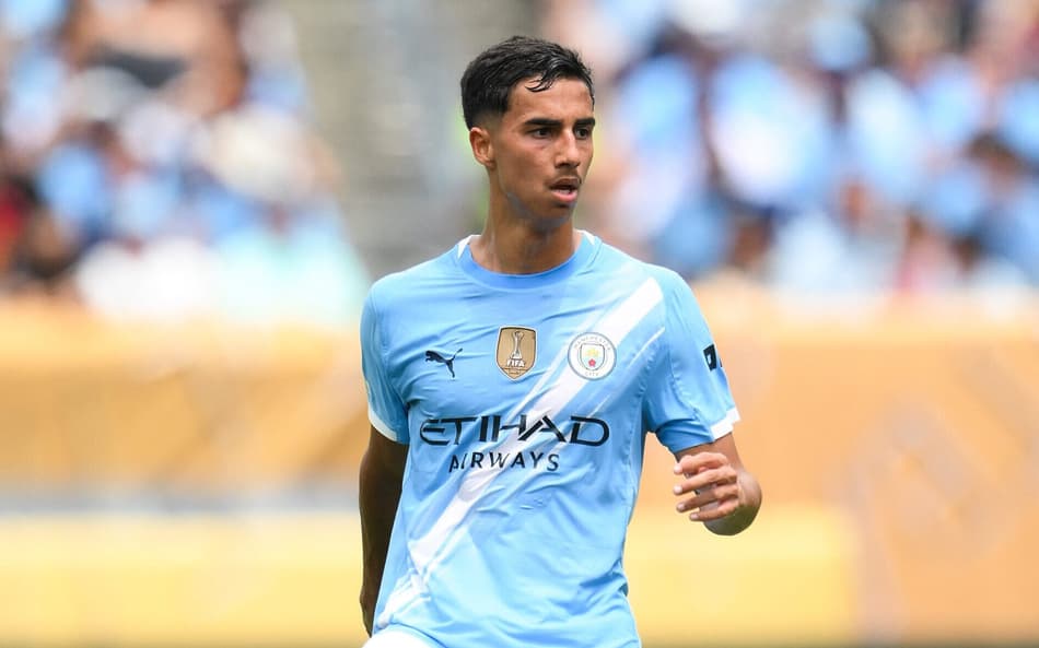 Vitor Reis foi titular na partida desta quarta-feira no Mundial de Clubes (Foto: David Ramos/Getty Images via AFP)