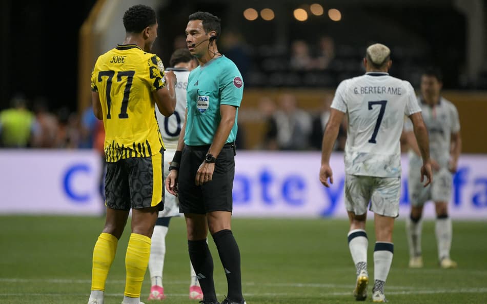 Jobe Bellingham foi suspenso para a partida contra o Real Madrid (Foto: Juan MABROMATA / AFP)