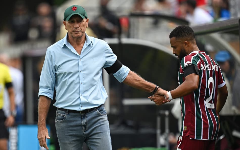 Renato Gaúcho, treinador do Fluminense no duelo com o Al-Hilal (Foto: Paul ELLIS / AFP)