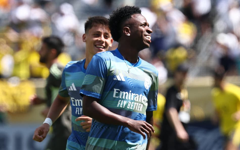Vinicius Junior antes de Real Madrid x Borussia Dortmund pelo Mundial (Foto: FRANCK FIFE / AFP)