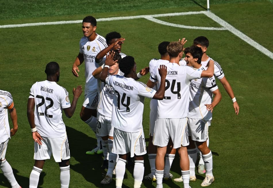 Real Madrid comemora gol diante do Borussia pelo Mundial (Foto: ANGELA WEISS / AFP)