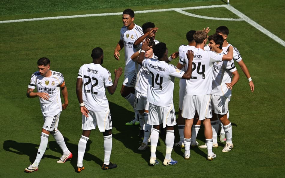Real Madrid comemora gol diante do Borussia pelo Mundial (Foto: ANGELA WEISS / AFP)