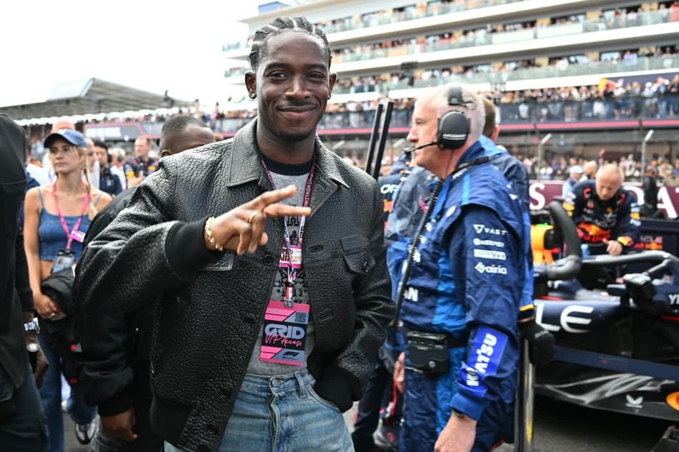 Ator inglês Damson Idris assiste ao GP da Inglaterra (foto: Andrej ISAKOVIC / AFP)
