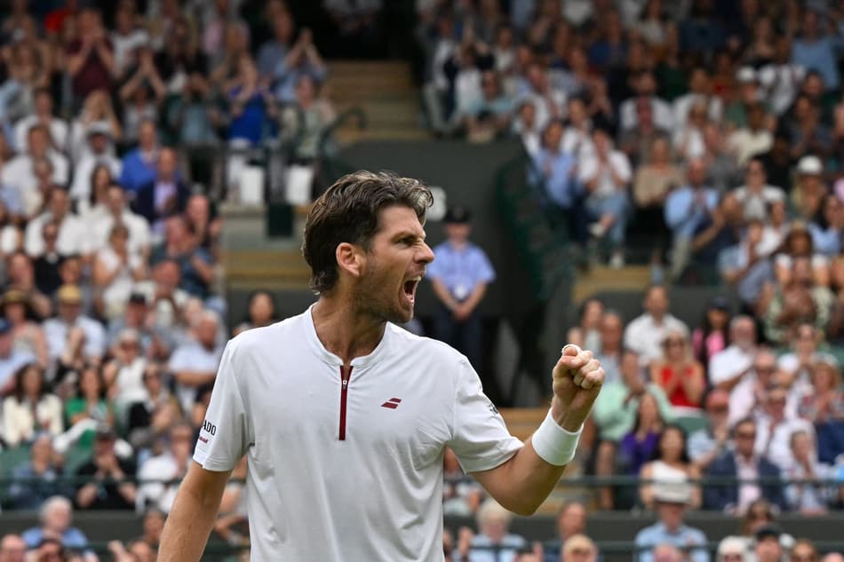 O britânico Cameron Norrie na partida contra o chileno Nicolas Jarry (Foto: Glyn KIRK / AFP)