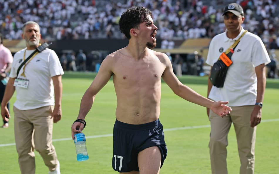 Vitinha comemora classificação do PSG contra o Real Madrid no Mundial