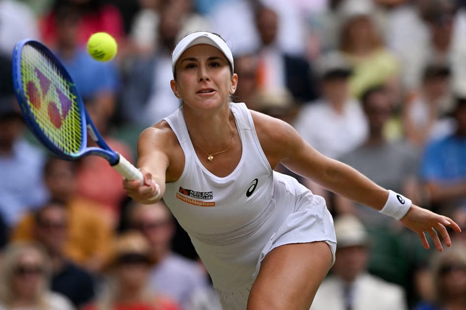A suíça Belinda Bencic na partida contra a russa Mirra Andreeva (FOto: Glyn KIRK / AFP)