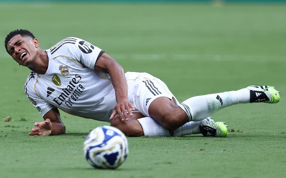 Bellingham em ação pelo Real Madrid na partida contra o PSG no Mundial (Foto: FRANCK FIFE / AFP)