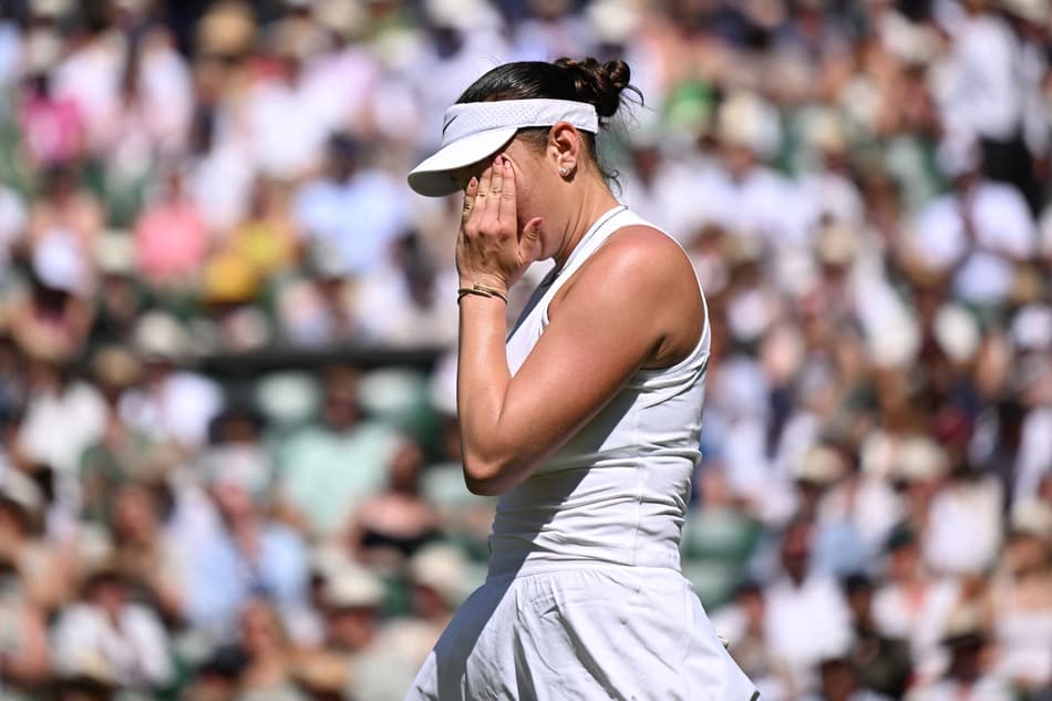 A americana Amanda Anisimova nunca havia chegado às semis de Wimbledon (FOto: Kirill KUDRYAVTSEV / AFP)