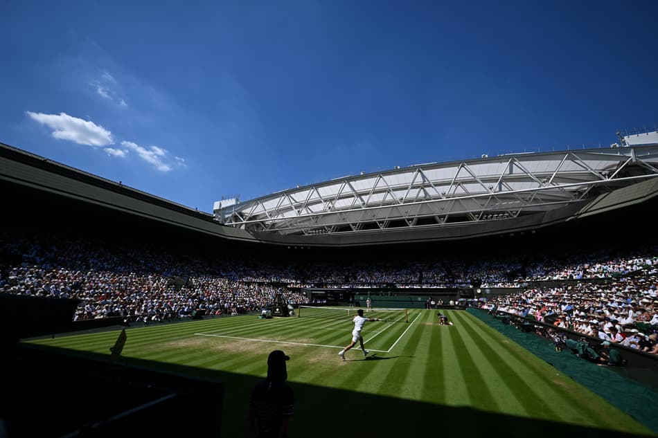 Londres para a semifial entre Carlos Alcaraz e Taylor Fritz (Foto: Kirill KUDRYAVTSEV / AFP)
