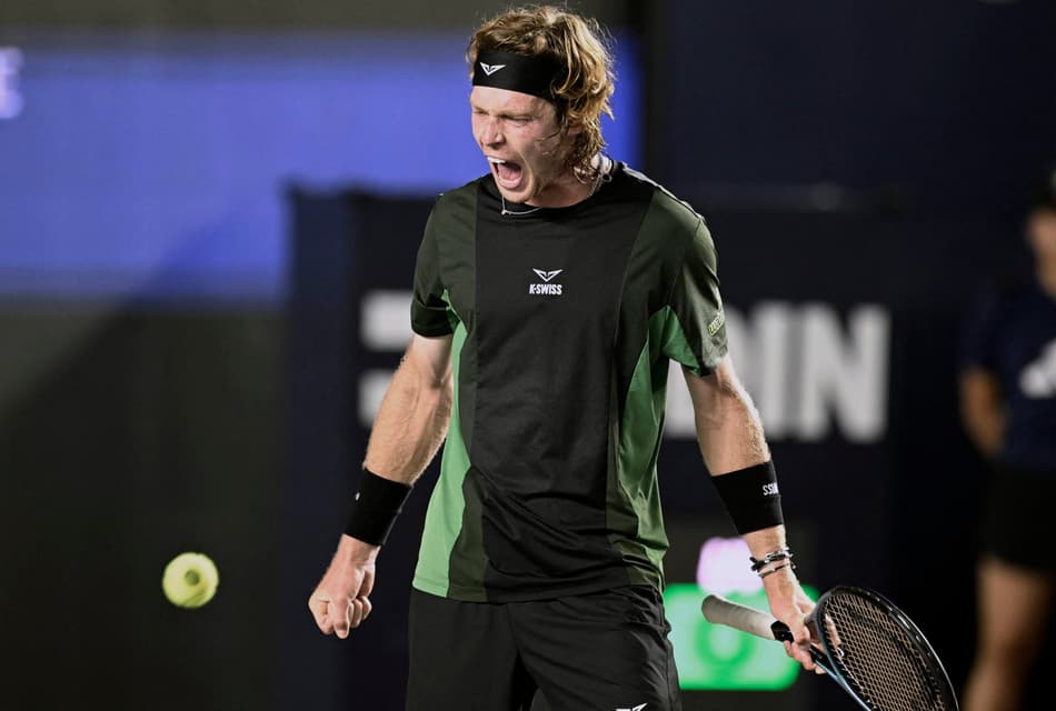 Russo Rublev solta o grito em vitória no México