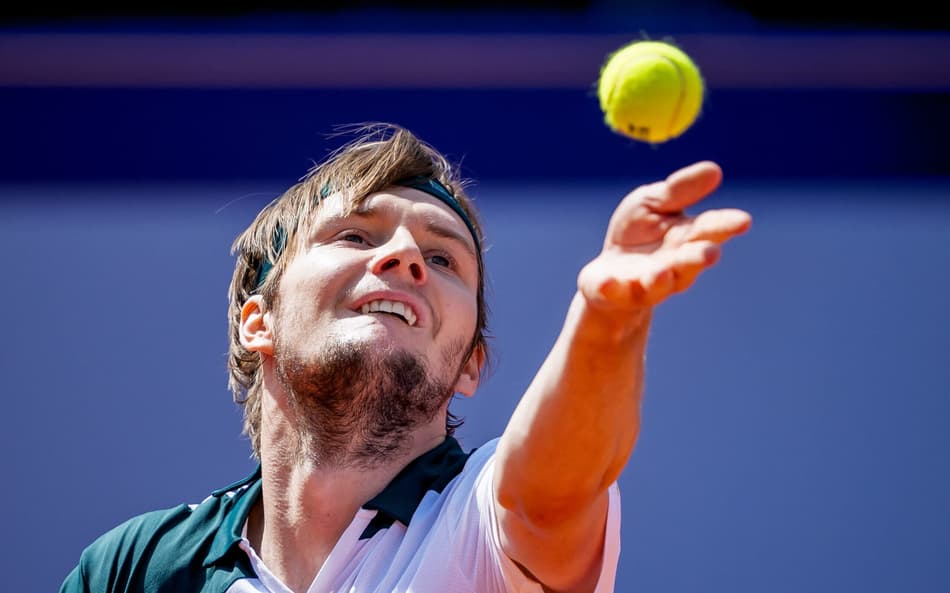 Finalista em Kitzbuhel, Alexander Bublik foi campeão em Gstaad, na Suíça (Foto: Fabrice COFFRINI / AFP)