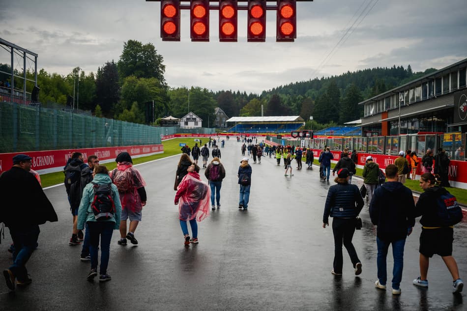 Fãs chegam ao GP da Bélgica de F1