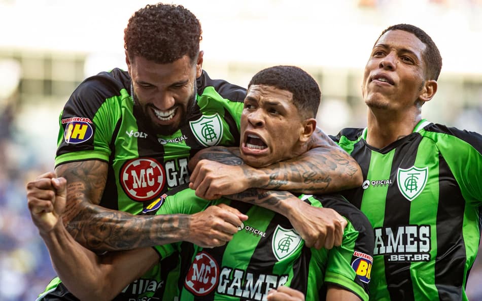 Volante Cauan Barros, do Vasco, fez gol pelo América contra o Cruzeiro (Foto: Fernando Moreno/AGIF)